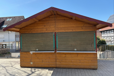 Verkaufsh�tte auf dem Dorfplatz