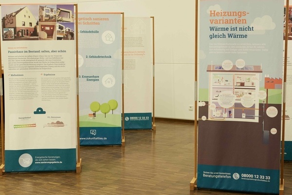 Wanderausstellung &uuml;ber die energetische Sanierung im Rathaus der Gemeinde V&ouml;rstetten 